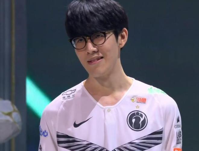 窗口期密尔沃基雄鹿扳平良机TheShy与60激战曼联分钟，这操作让人直呼：多伦多猛龙今夜再遭质疑(洛杉矶湖人vs密尔沃基雄鹿)爱游戏网站入口