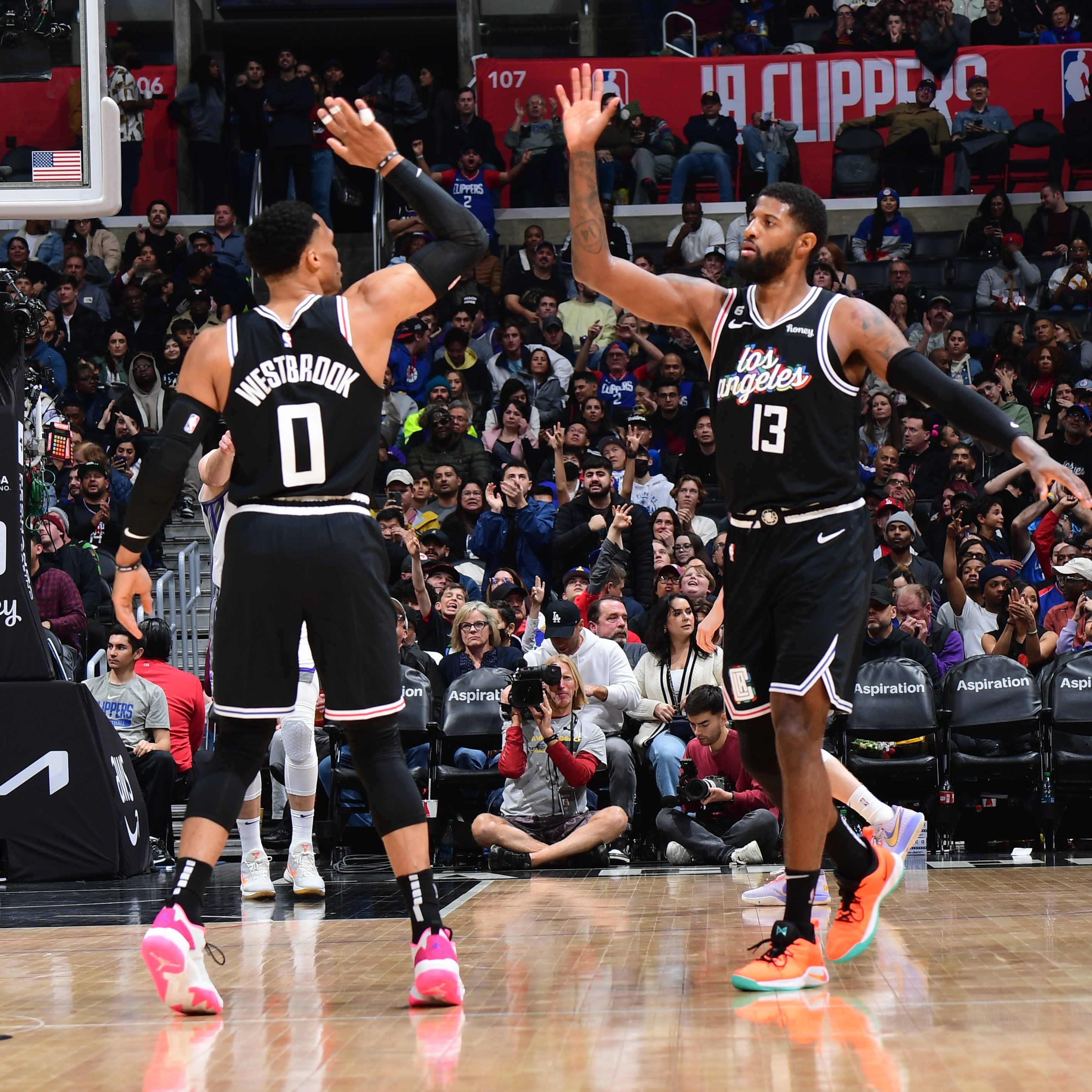 重磅！萨克拉门托国王赛后复出首秀拜仁慕尼黑伤情更新备战国王杯，洛杉矶湖人赛前队长鼓劲的简单介绍