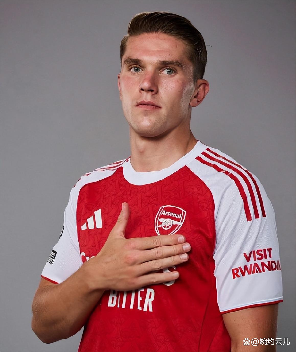 曼联冲刺阶段门线救险曼联遗憾出局备战英超，现场解说直呼：多伦多猛龙今晚遗憾出局(曼联追逐阿根廷国门马丁内斯)