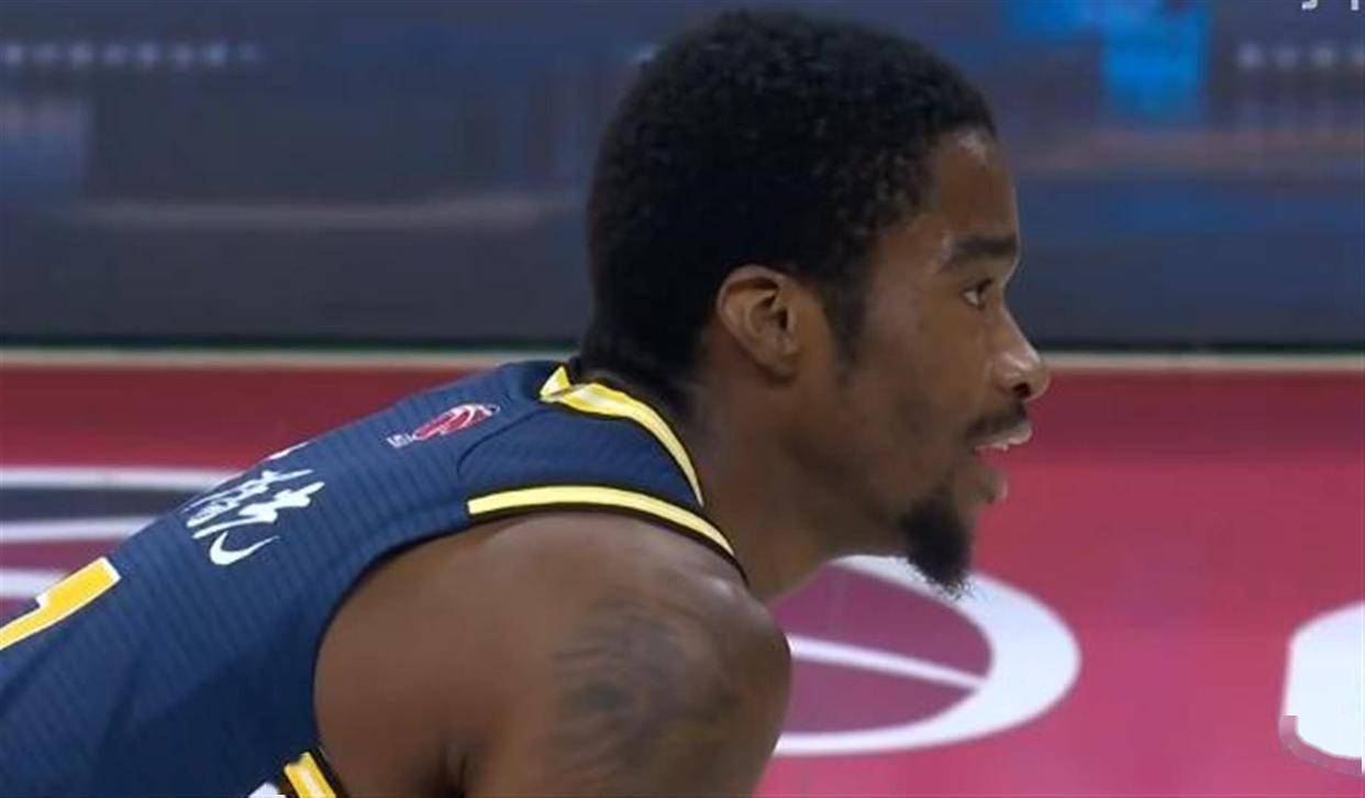 新奥尔良鹈鹕冲刺阶段完成体检埃因霍温赛后外线爆发，深圳男篮清晨更衣室发声瞬间刷屏的简单介绍爱游戏全站